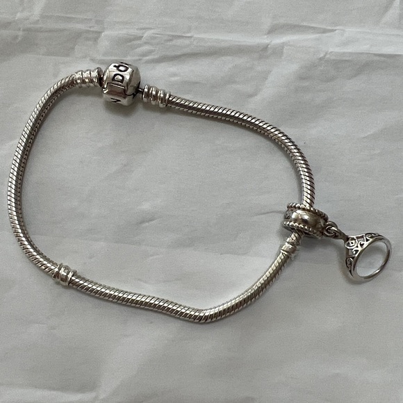 Pandora Disney Belle’s Tiara Dangle - Picture 9 of 9